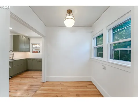 2209 F Street Vancouver WA 98663