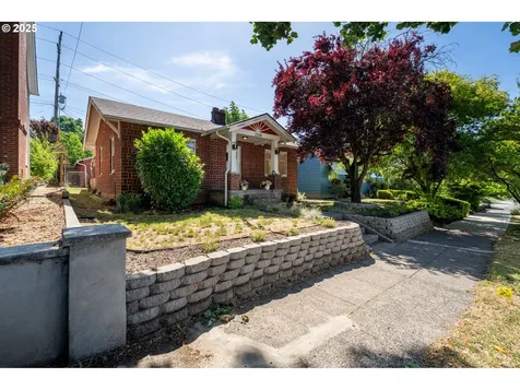 2209 F Street Vancouver WA 98663