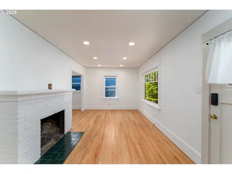 2209 F Street Vancouver WA 98663