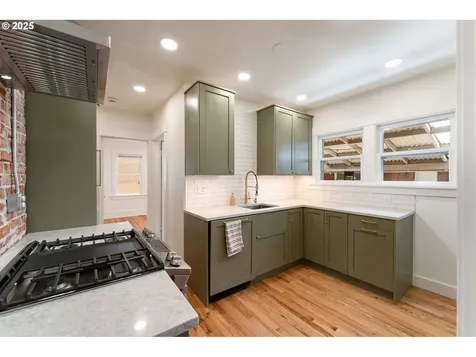 2209 F Street Vancouver WA 98663