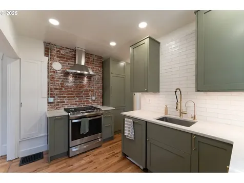 2209 F Street Vancouver WA 98663