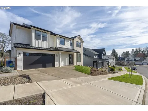 3302 Felton Street S Salem OR 97302