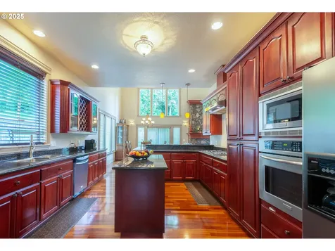 1637 Ptarmigan Street NW Salem OR 97304