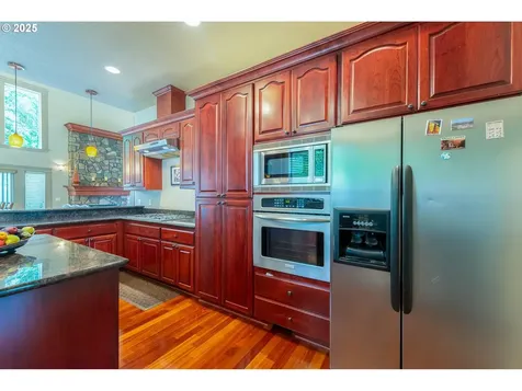 1637 Ptarmigan Street NW Salem OR 97304