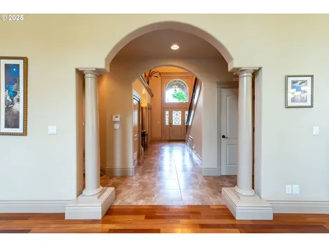 1637 Ptarmigan Street NW Salem OR 97304