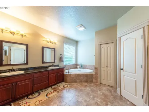 1637 Ptarmigan Street NW Salem OR 97304