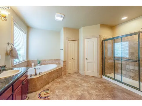 1637 Ptarmigan Street NW Salem OR 97304