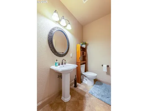1637 Ptarmigan Street NW Salem OR 97304