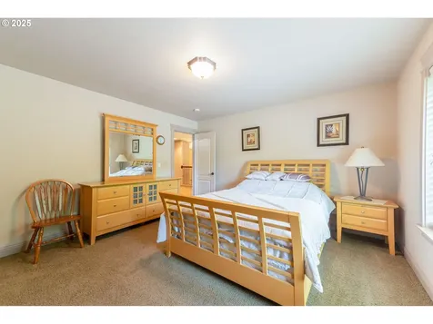 1637 Ptarmigan Street NW Salem OR 97304
