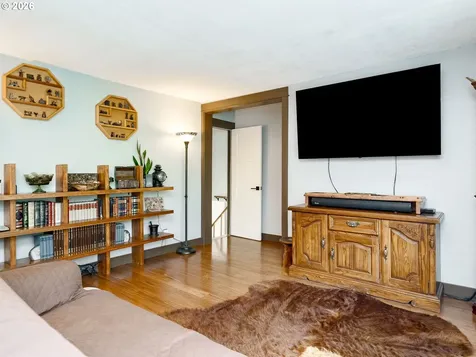 66221 Anliker Road Deer Island OR 97054