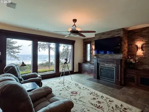 14676 Sandpiper Place Brookings OR 97415