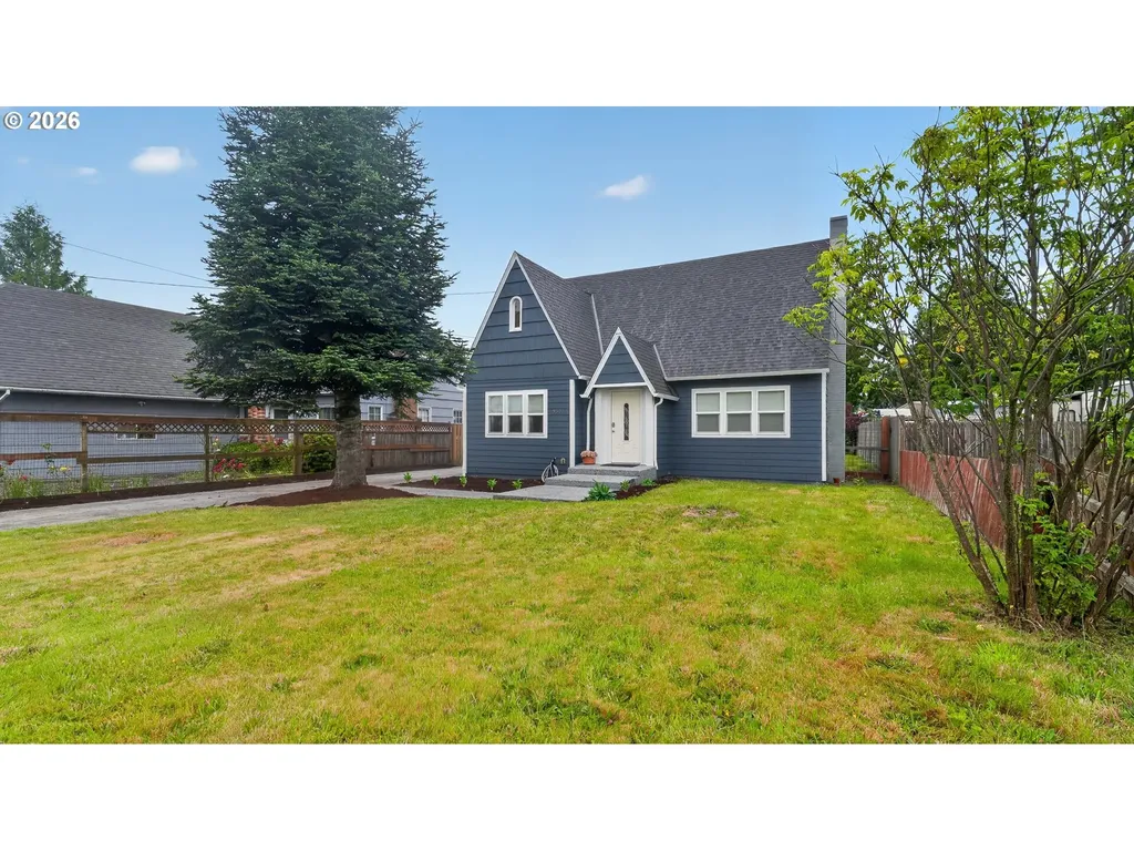 3502 3rd Street Tillamook OR 97141