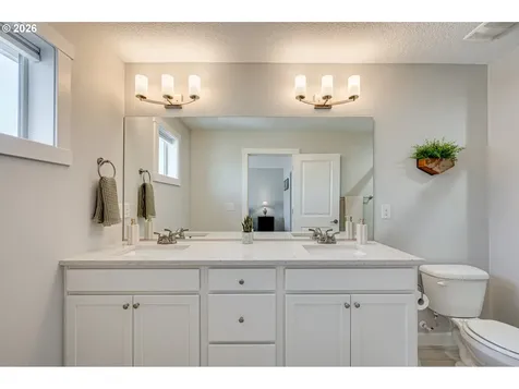 13731 NW 7th Place Vancouver WA 98685