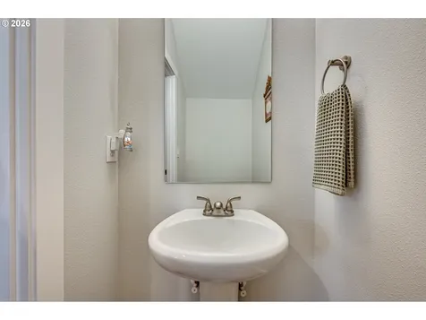 13731 NW 7th Place Vancouver WA 98685