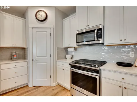 13731 NW 7th Place Vancouver WA 98685