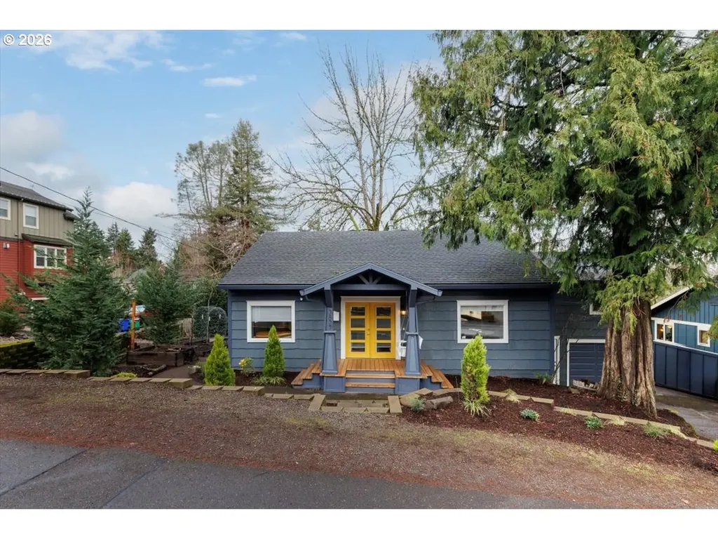 3827 SW Dolph Court Portland OR 97219