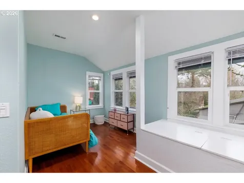 3827 SW Dolph Court Portland OR 97219