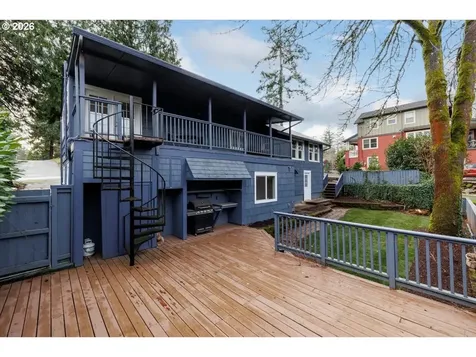 3827 SW Dolph Court Portland OR 97219