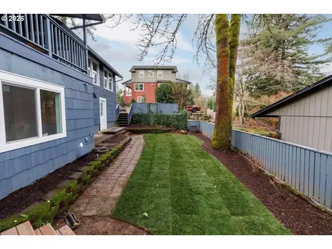 3827 SW Dolph Court Portland OR 97219