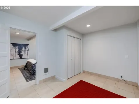 3827 SW Dolph Court Portland OR 97219