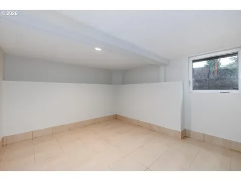 3827 SW Dolph Court Portland OR 97219
