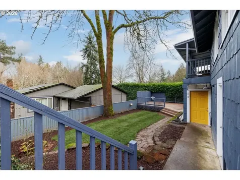 3827 SW Dolph Court Portland OR 97219