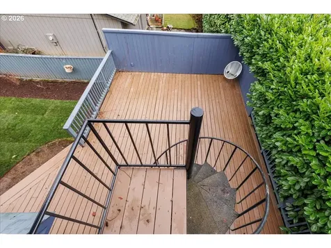3827 SW Dolph Court Portland OR 97219