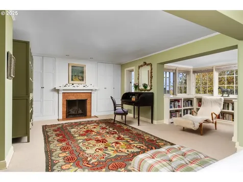 850 NW Powhatan Terrace Portland OR 97210