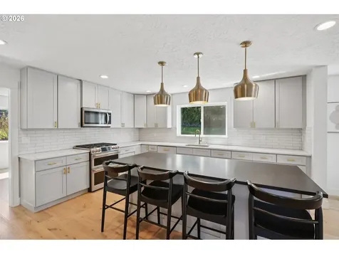 5202 Nelco Circle West Linn OR 97068