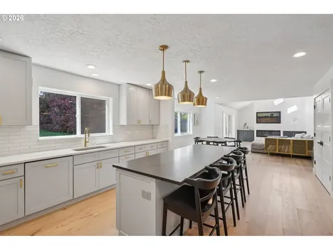 5202 Nelco Circle West Linn OR 97068