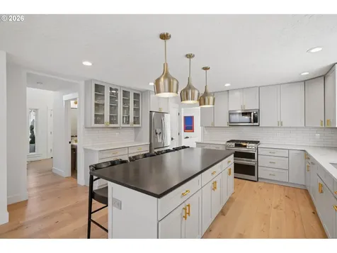 5202 Nelco Circle West Linn OR 97068