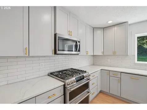 5202 Nelco Circle West Linn OR 97068