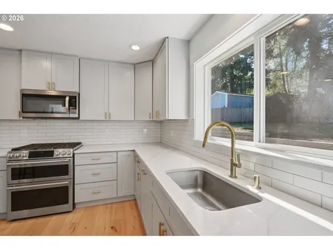 5202 Nelco Circle West Linn OR 97068
