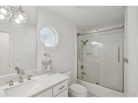 5202 Nelco Circle West Linn OR 97068