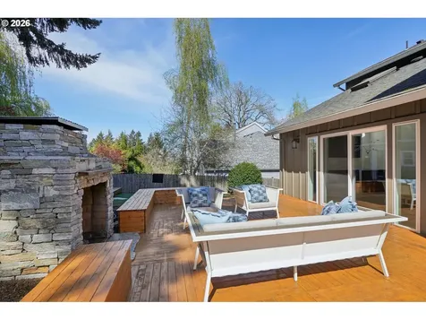 5202 Nelco Circle West Linn OR 97068