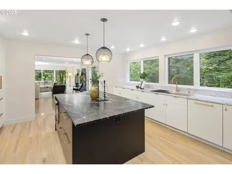 1983 Ridgewood Road Lake Oswego OR 97034
