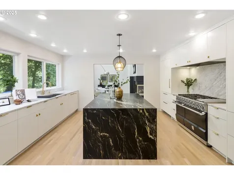 1983 Ridgewood Road Lake Oswego OR 97034