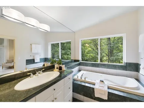 1983 Ridgewood Road Lake Oswego OR 97034