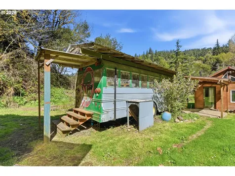 93044 Poplar Lane Coos Bay OR 97420