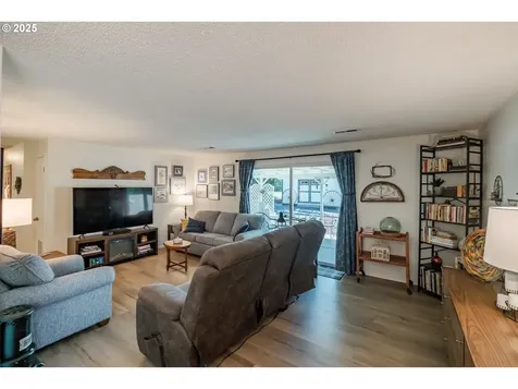 610 8th Avenue Sweet Home OR 97386