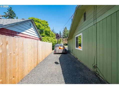 610 8th Avenue Sweet Home OR 97386