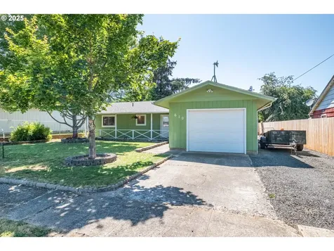 610 8th Avenue Sweet Home OR 97386