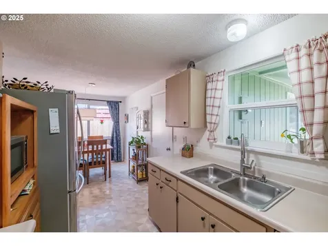 610 8th Avenue Sweet Home OR 97386