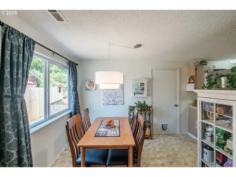 610 8th Avenue Sweet Home OR 97386