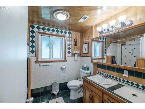 610 8th Avenue Sweet Home OR 97386