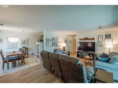 610 8th Avenue Sweet Home OR 97386