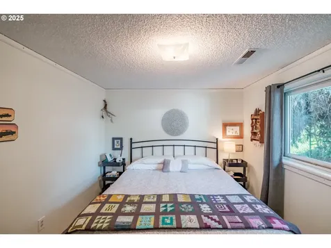 610 8th Avenue Sweet Home OR 97386
