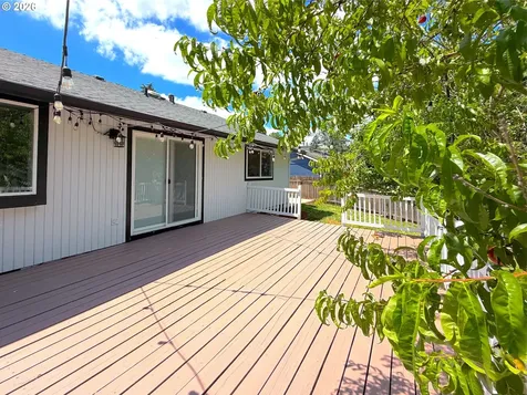 189 Crestwood Street Fairview OR 97024