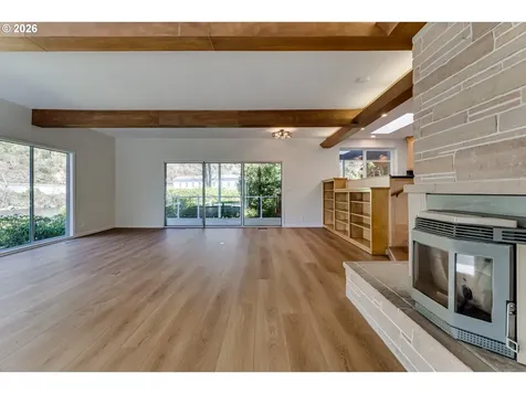 91082 Leashore Drive Vida OR 97488