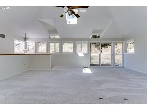 91082 Leashore Drive Vida OR 97488
